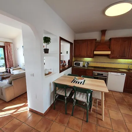 2 Bedroom 'the Bungalow' With Private Heated Pool. * Puerto del Carmen (Lanzarote)