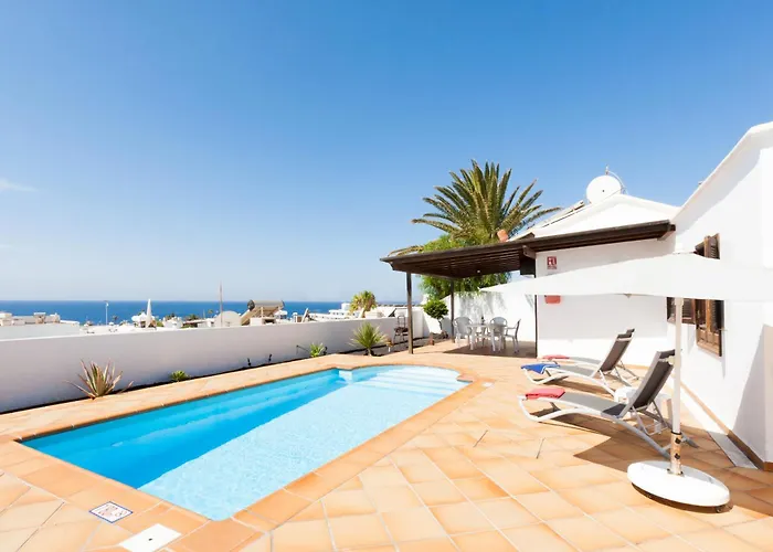 2 Bedroom 'the Bungalow' With Private Heated Pool. * Puerto del Carmen (Lanzarote)