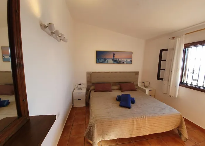 Willa 2 Bedroom 'the Bungalow' With Private Heated Pool.