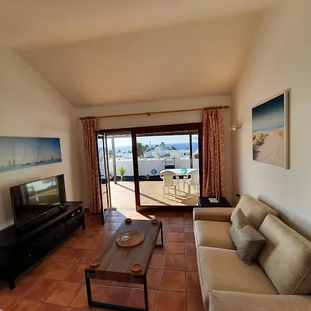 Вілла 2 Bedroom 'the Bungalow' With Private Heated Pool.